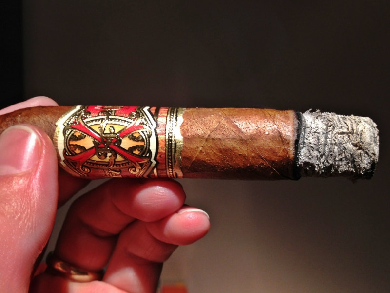 Đánh giá hương vị của Arturo Fuente OpusX Belicoso